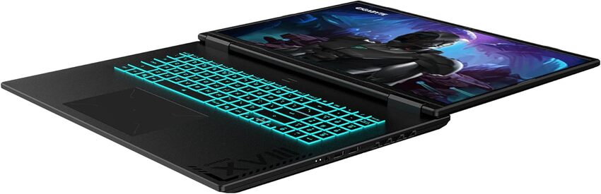 Prenosnik Gigabyte Gaming A18 3VHK3DEC64SH / Ryzen 7 / RAM 32 GB / SSD Disk / 18