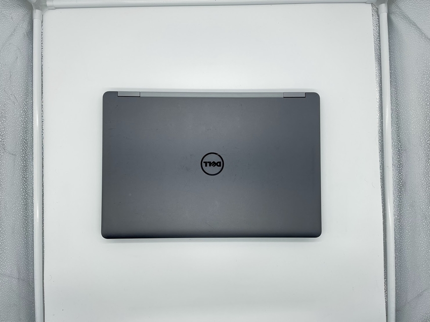 Računalnik Lenovo ThinkCentre M700 SFF / i5 / RAM 8 GB / SSD Disk